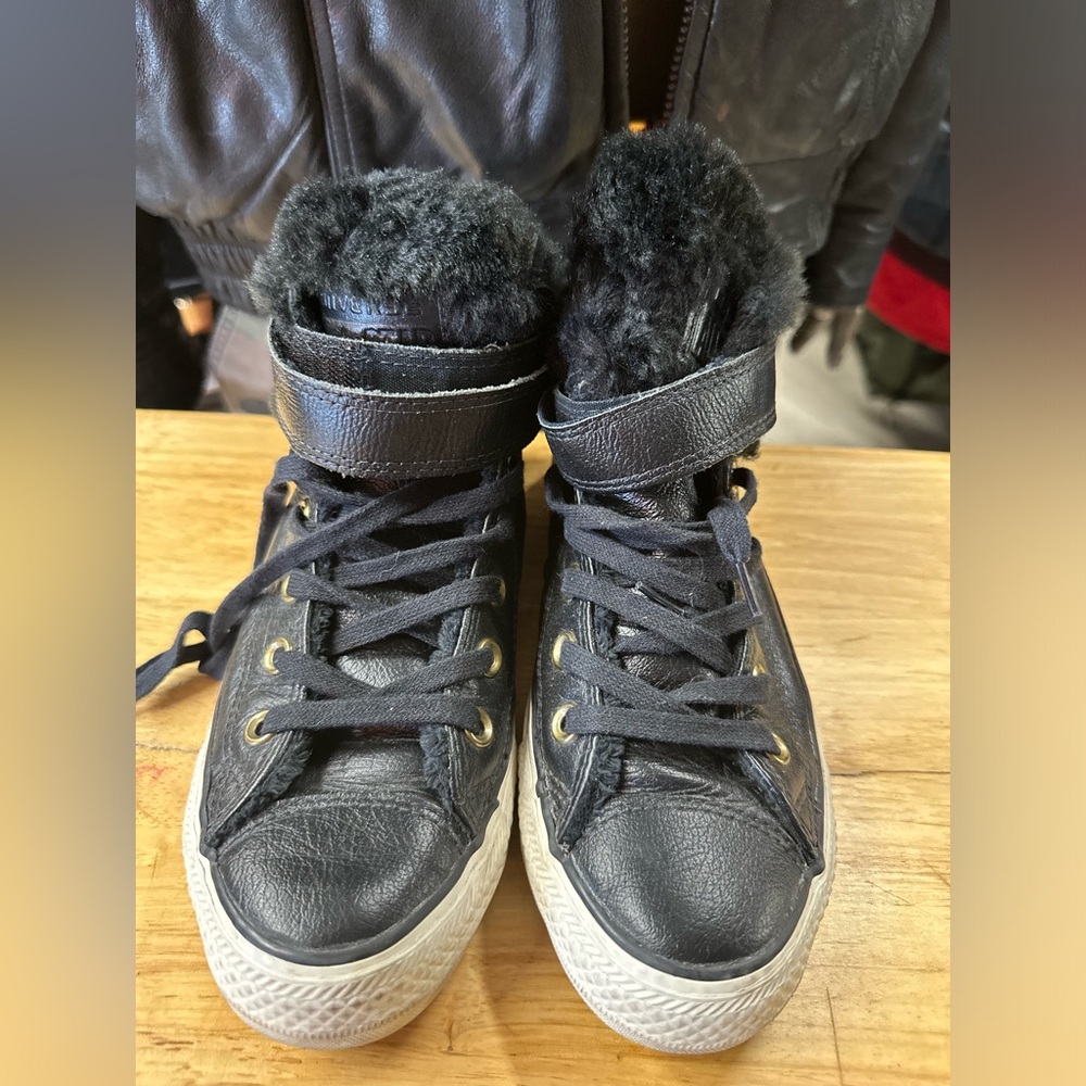 Women's Black Faux Fur High-Top Sneakers Size 6 - Picture 3 of 7